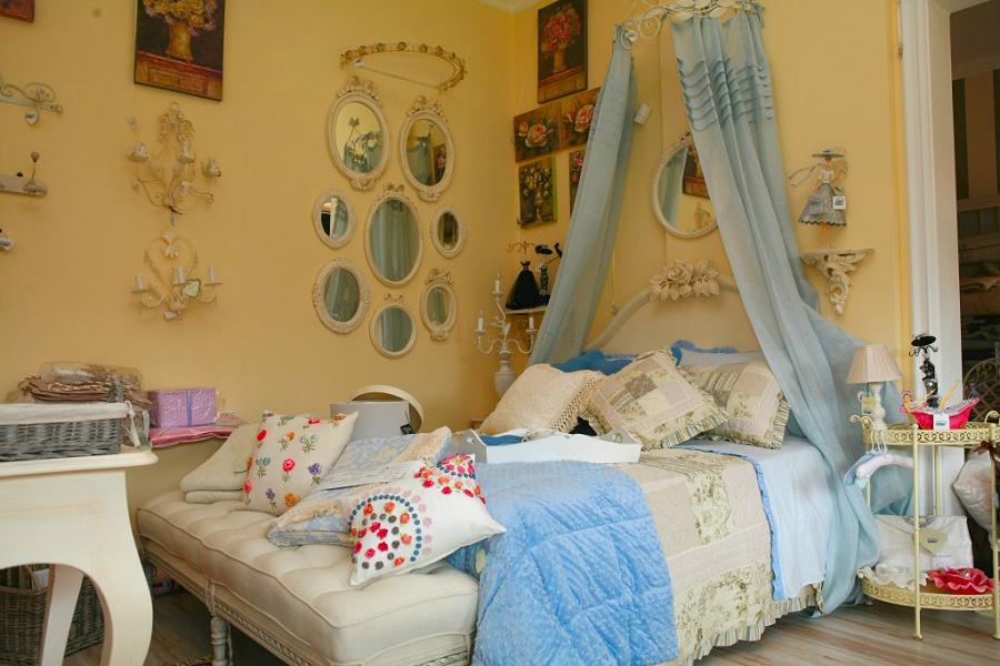 Lirù chic, home shabby style, country e provenzale. milano e provincia Descrizione camera da letto in inglese