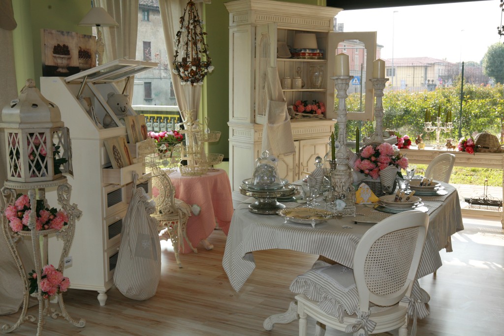 Bagno provenzale milano ~ avienix.com for . Cucine stile shabby country